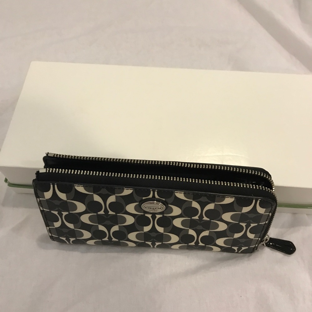 Coach big wallet - Picture 2 of 4
